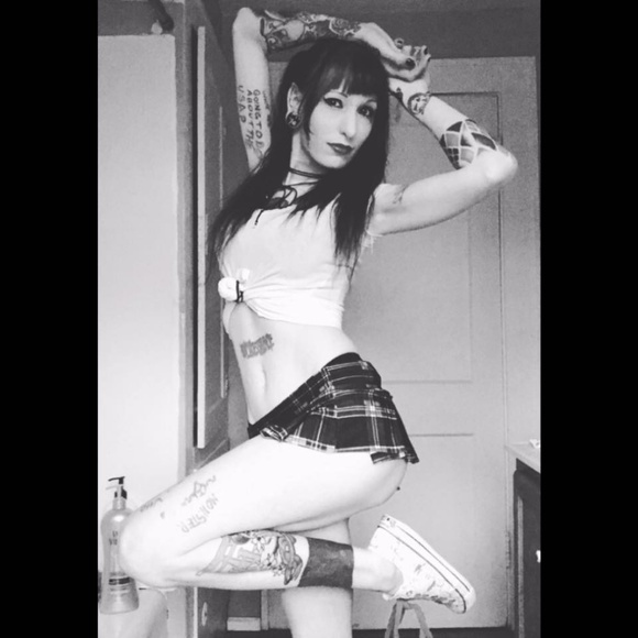 Womens black plaid mini skirt, sz M/L, be wicked - Picture 5 of 5